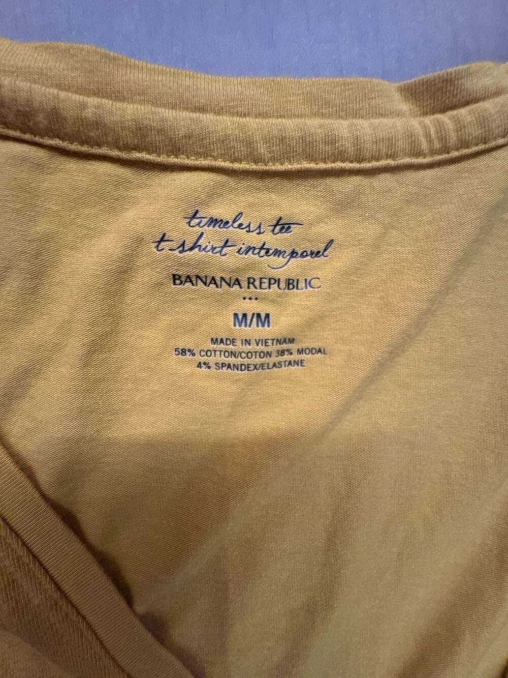 Banana Republic Timeless Tee T-Shirt Intemporel Yellow Size M Very Cozy & Soft